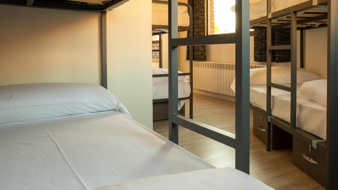 Hostel La Pedriza Manzanares El Real Exterior photo